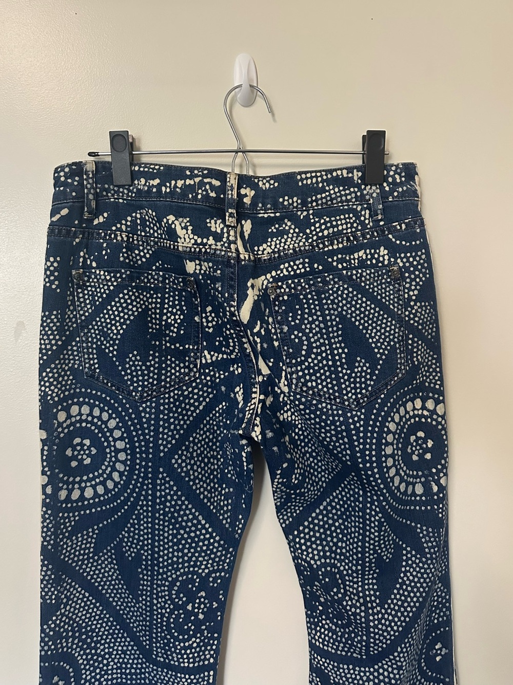 Free People Discharge Bali Flare Jeans Size 29 Printed Boho Festival Concert - Picture 7 of 10